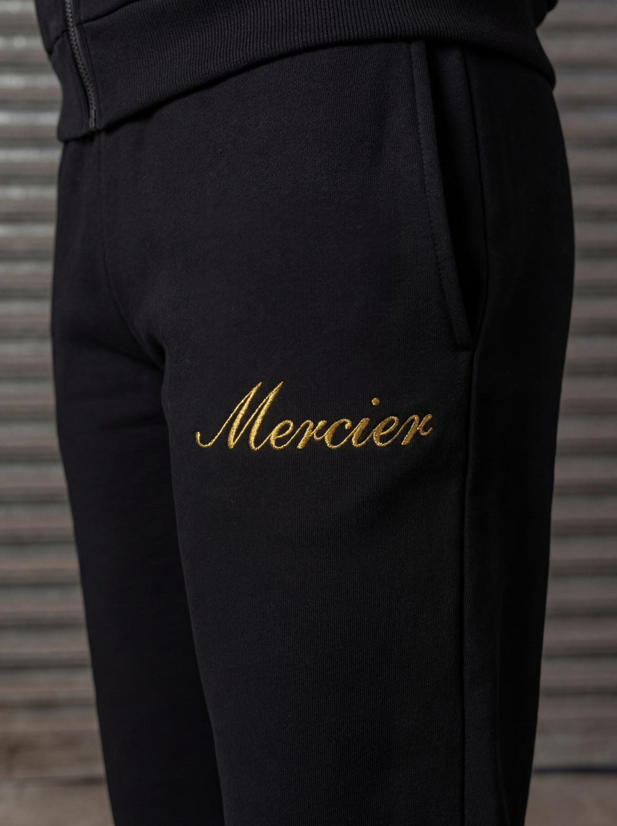 Women's Authenticity Jogger Black Gold, image 1